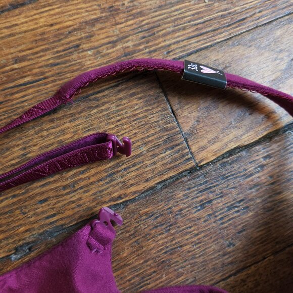 NEW 32C VICTORIAS SECRET red wine colored lined demi style bra Crossable straps - Picture 4 of 7